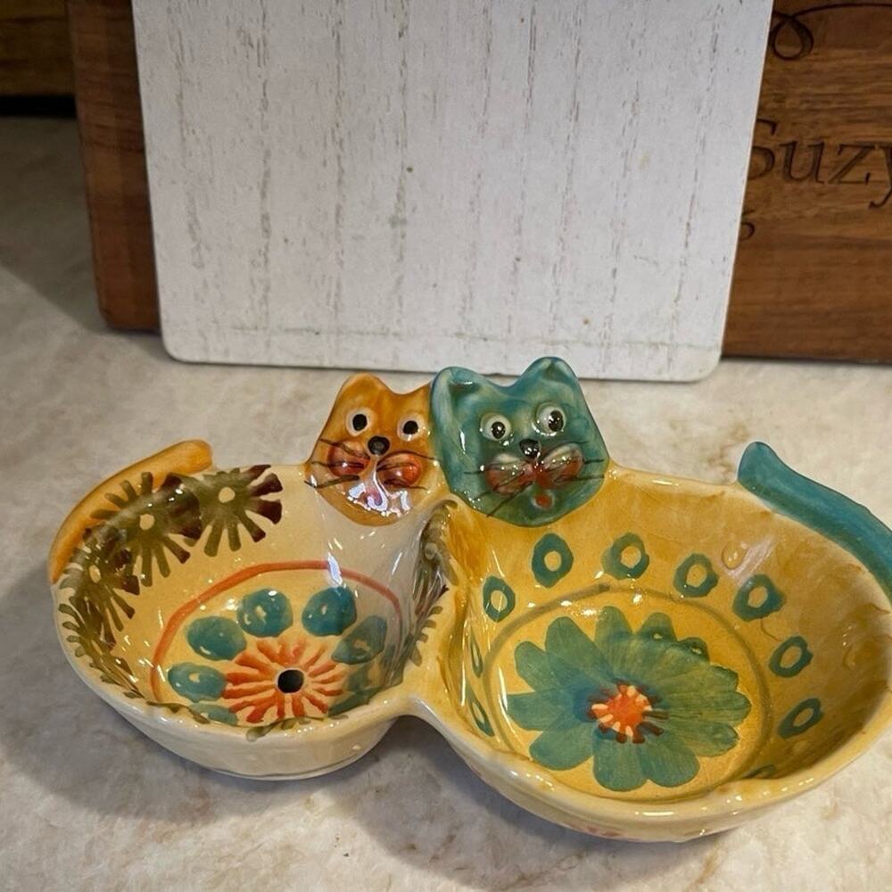 Vintage handpainted olive dish kitty cats